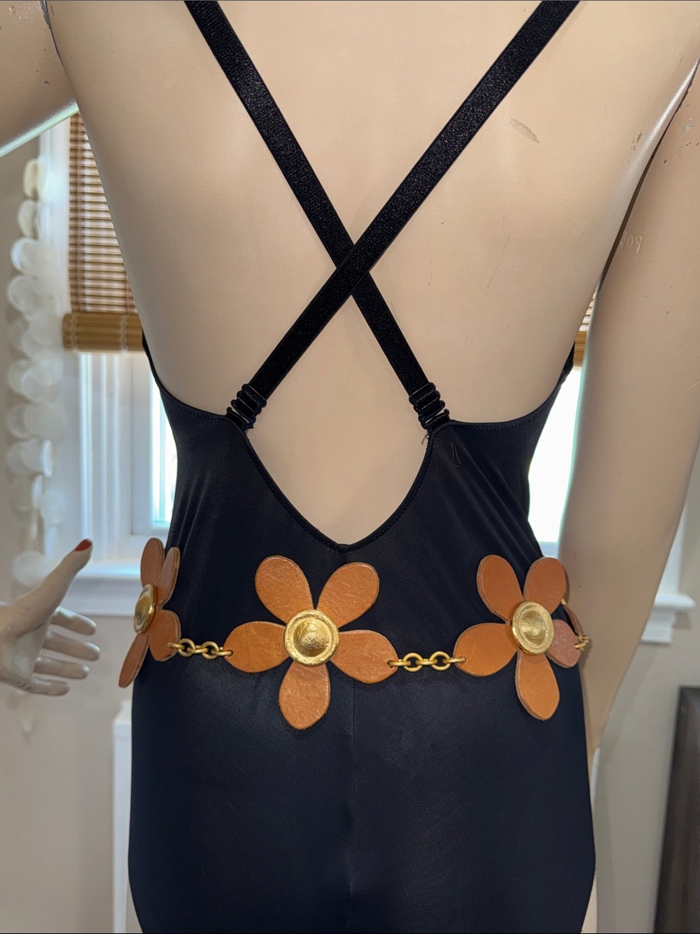 Vintage Leather Flower Belt - Picture 15 of 17